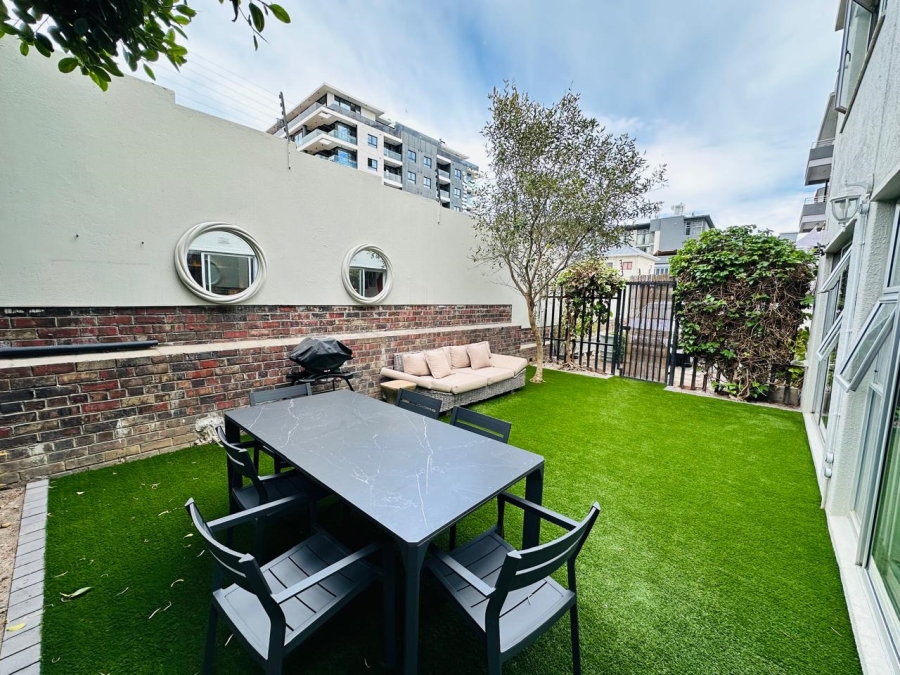 3 Bedroom Property for Sale in Sea Point Western Cape
